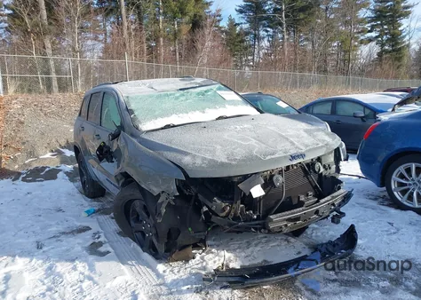 2020 Jeep Grand Cherokee Upland 4X4 из США, поврежденный, VIN 1C4RJFAG7LC112476